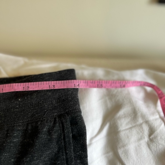 💜GUC Nike Cropped Sweat pants, grey in XL - Picture 6 of 7